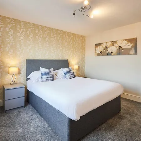 Host & - Eskdale Escape